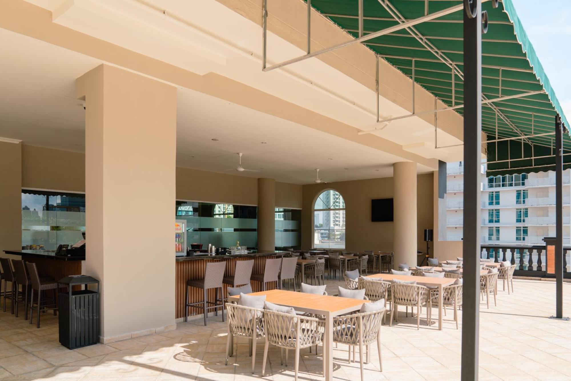 Waymore Hotel Spa & Casino Panamaváros Kültér fotó